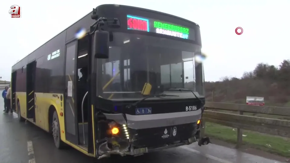 İETT otobüsü bariyerlere çarptı