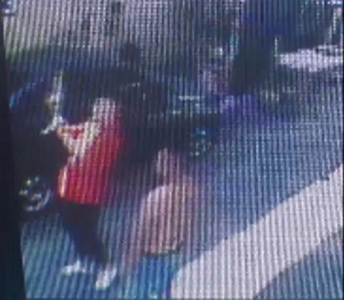 İzmir'de alacaklıların kavgasında silahlar konuştu: 1'i ağır 3 yaralı | Pompalı tüfekli kavga güvenlik kamerasına yansıdı - 2