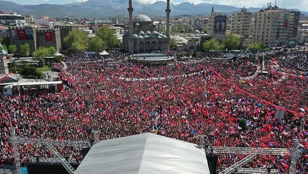 baskan-erdogandan-kayseride-onemli-aciklamalar-1683377345901.jpeg Başkan Erdoğan'dan esnafa erken emeklilik müjdesi! Prim ödeme gün sayısı düşüyor! Kimler kapsamda? - 2