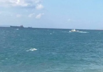 Marmara'da botla sürüklenen 4 kişi Rus gemisinde çıktı