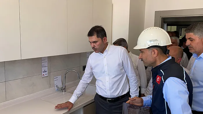 devlet-deprem-bolgesinde-yaralari-sariyor-bakan-murat-kurum-adiyamanda-her-ay-25-30-bin-konut-teslim-edecegiz-1720789749920.jpg Devlet deprem bölgesinde yaraları sarıyor! Bakan Murat Kurum: Adıyaman'da her ay 25-30 bin konut teslim edeceğiz - 1