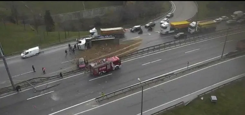 Basın Ekspres Yolu'nda feci kaza! Ortalık savaş alanına döndü