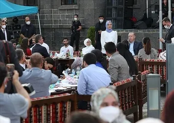 AK Parti'den gençlere özel beyanname! Başkan Recep Tayyip Erdoğan açıklayacak