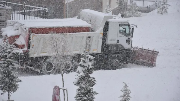 İstanbul beyaza bürünüyor ❄️Meteoroloji'den 61 ile yoğun kar yağışı uyarısı ⛄ Hangi illere kar yağacak? - 6