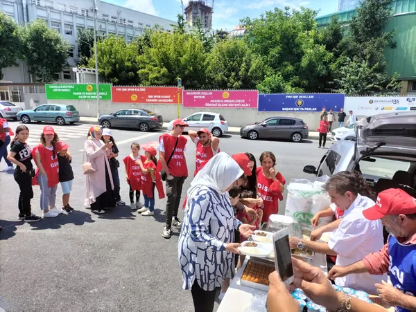 CHP'li Sarıyer Belediyesi'nde işçi grevi! Kılıçdaroğlu'na böyle seslendiler: Biz bayramı burada geçirdik - 3