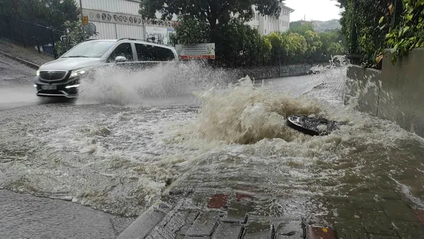 1665068541339.jpg Kuvvetli sağanak ve fırtına başladı! Günlerce sürecek... Meteoroloji'den son dakika uyarısı! İstanbul Ankara İzmir hava durumu - 1