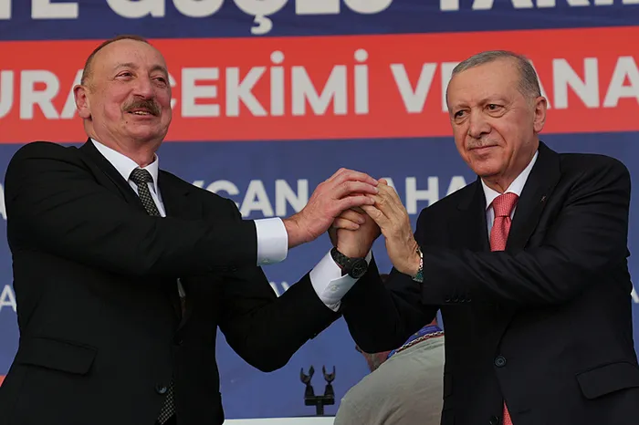 Kahramanmaraş’ta deprem konutlarını teslim töreni! Başkan Erdoğan ve Aliyev’den kardeşlik vurgusu