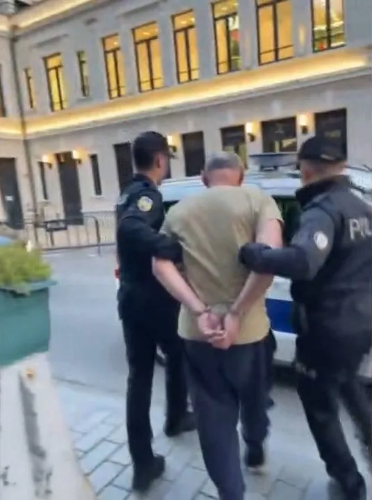 1772988342373.jpg Tarihi emanete ihanet: 300 yıllık Tophane Çeşmesi'ni ateşe verdiler - 2