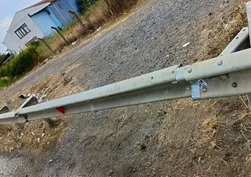 Bariyeri kesip menteşeli kapı yaptılar! Bu kadarına da pes