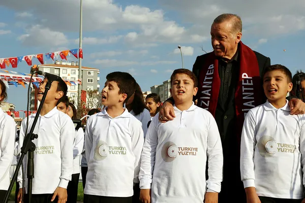 son-dakika-acilis-baskan-erdogandan-gaziantepe-muthis-hizmet-gaziray-hizmete-giriyor-1667660749841.jpg Son dakika | Açılış Başkan Erdoğan'dan! Gaziantep'e müthiş hizmet: Gaziray hizmete girdi - 2