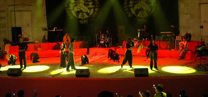 İBB’nin izin verdiği MKM’nin arşivi PKK propagandasıyla dolu