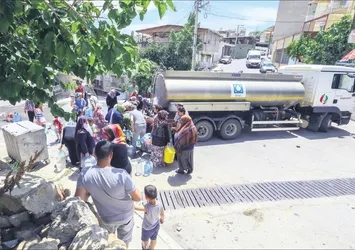 İzmir dedin mi akan sular durur!