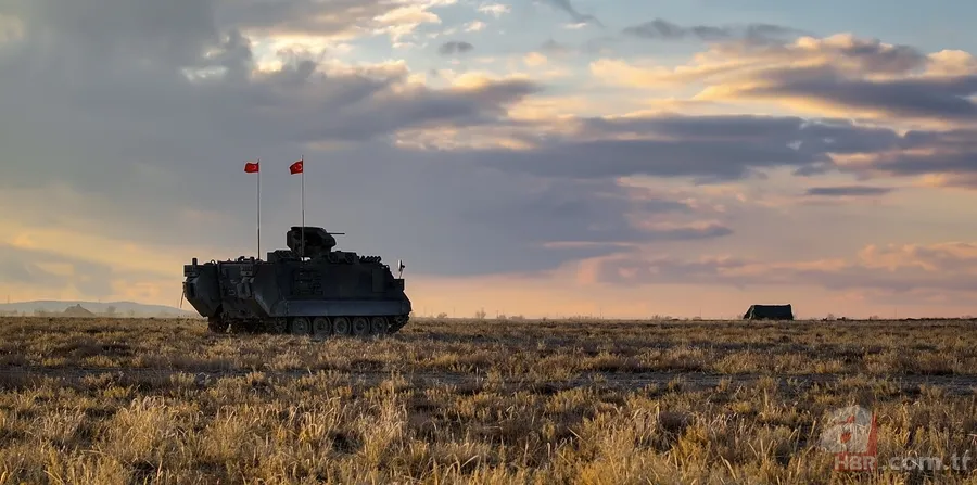 Yerli ve milli teknoloji sahada: Türkiye’nin ilk elektrikli zırhlı personel taşıyıcısı E-ZPT görücüye çıktı 2