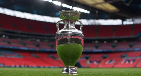 turkiye-futbol-federasyonundan-euro-2028-finali-ev-sahipligi-icin-uefaya-resmi-basvuru-1648045512187.jpg Türkiye Futbol Federasyonu'ndan EURO 2028 finali ev sahipliği için UEFA'ya resmi başvuru - 1