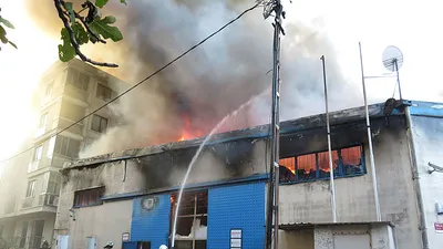 Maltepe’de kahve imalathanesinde yangın