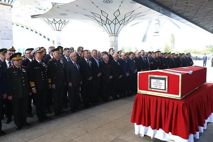 Şehit Piyade Astsubay Kıdemli Çavuş Ata Göçmen son yolculuğuna uğurlandı