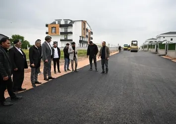 Kartepe'de 3 mahalleye bin 300 ton asfalt