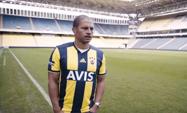 son-dakika-fenerbahcenin-efsane-oyuncusu-brezilyali-alex-de-souza-sao-pauloda-1617381846111.jpg Son dakika: Fenerbahçe'nin efsane oyuncusu Brezilyalı Alex de Souza Sao Paulo'da! - 5