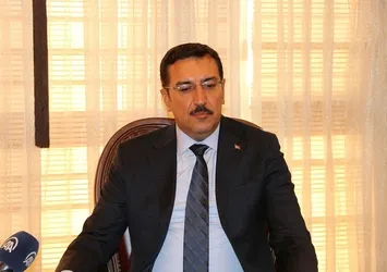 Her önüne gelen galerici ve emlakçı olamayacak