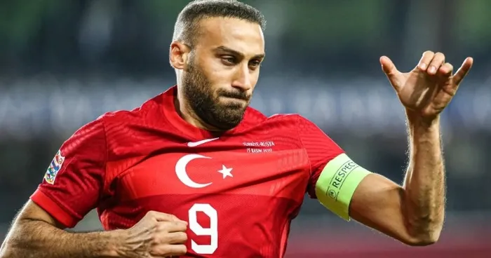 Cenk Tosun resmen Fenerbahçe’de! 2 yıllık imza atıldı