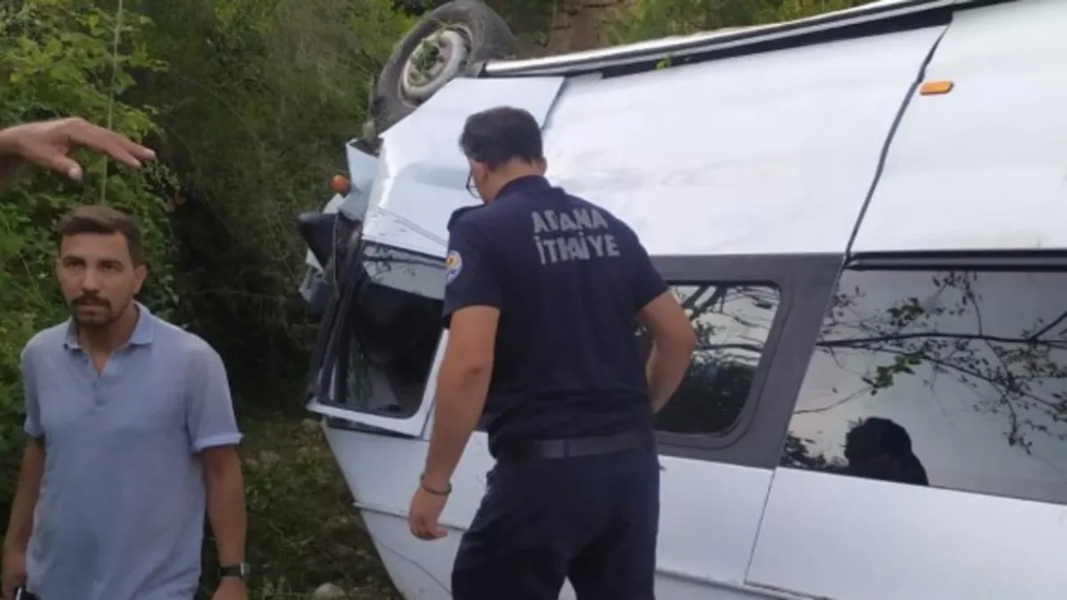 Adana'da feci kaza! 9 yaralı var