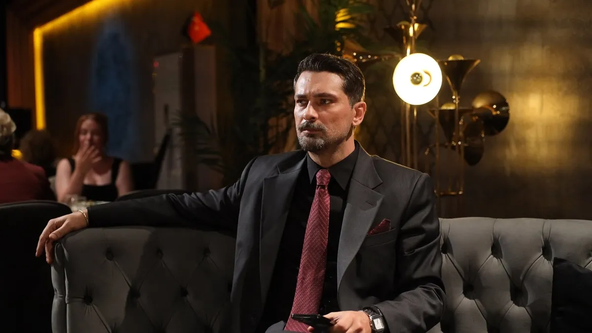 "Aynadaki Yabancı" Cumartesi atv'de başlıyor!