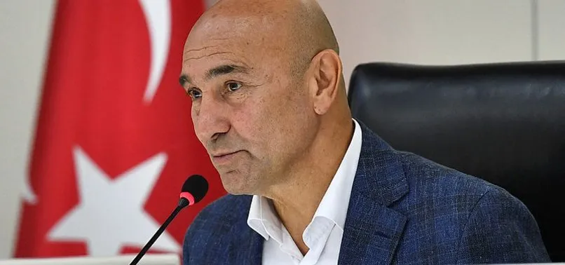 Izmirlilerden Chp Li Tunc Soyer E Para Ve Bayrak Tepkisi Turkiye Cumhuriyeti Ne Bas Kaldirmaktir