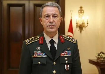Orgeneral Hulusi Akar, Karargahındaki Silahlı Kuvvetler Komuta Harekat Merkezi'nde
