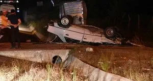 Sinop’ta kaza yapan araç kağıt gibi ezildi