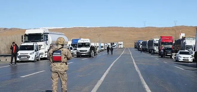 Van-Hakkari kara yolunda çığ tehlikesi! Ekipler gerekli kontrolleri yaptı