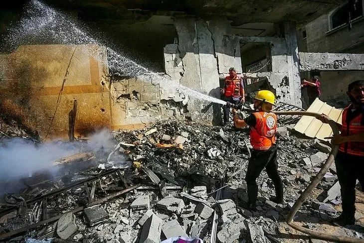 Katil İsrail'in Nusayrat Katliamı sonrası sokaklar ölülerle doldu! Netanyahu'nun talimatıyla 3 kampa birden saldırı