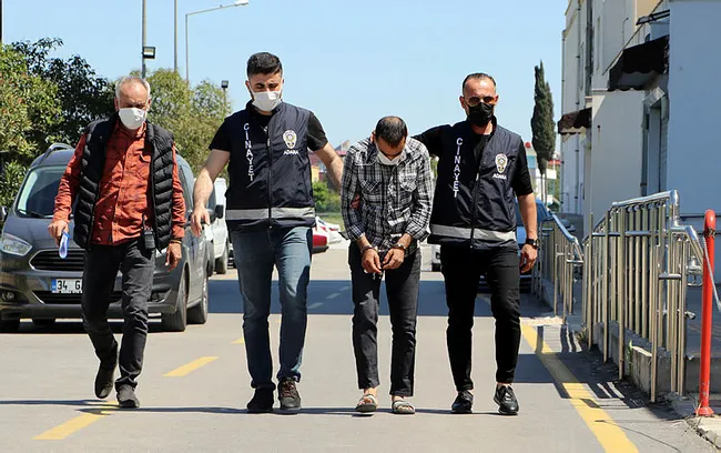 Adana'da babası ve abisini katletmişti! Nedenini 'uyuşturucu' olarak söyledi - 2