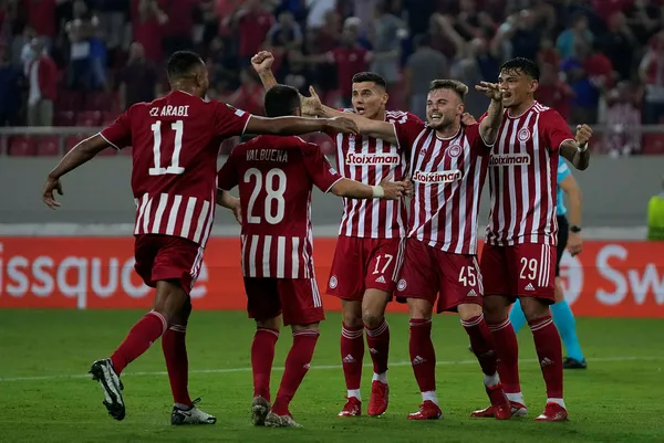 Fenerbahçe’nin grubunda Olympiakos Royal Antwerp’i 2-1 yendi