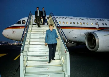 Merkel, G20 zirvesinin açılışına yetişemedi