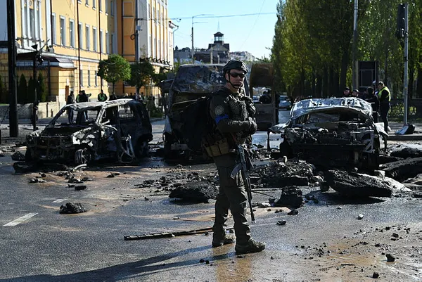 SON DAKİKA! Ukrayna'da peş peşe patlamalar | Kiev, Jitomir, Dnipro, Lviv, Ternopil, Hmelnitski'de de sesler duyuldu | Putin açık açık tehdit etti - 12