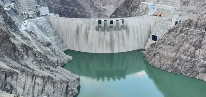 275 metreyle Türkiye’nin en yüksek barajı Yusufeli’nde su yüksekliği 100 metreyi buldu! İşte 55 saniyede ilk günden bugüne...