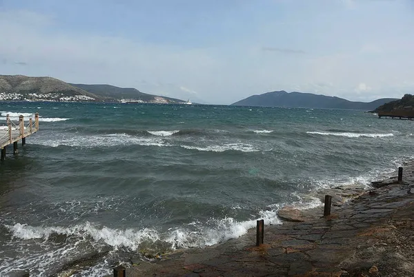 bodrumda-feribot-seferlerine-firtina-engeli-1677426763904.jpg Bodrum'da feribot seferlerine fırtına engeli - 1