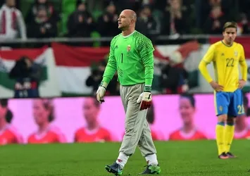 Macar kaleci Gabor Kiraly futbolu bıraktı
