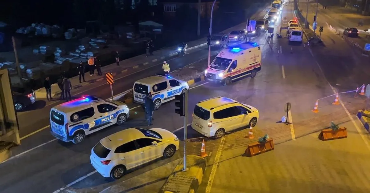 Uygulama yapan polise araç çarptı
