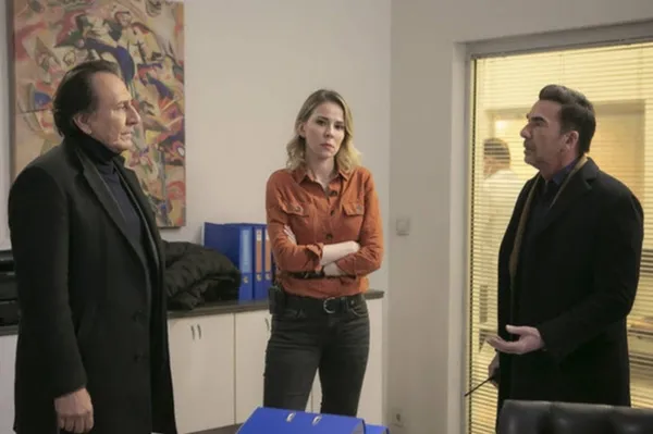 Arka Sokaklar BİTTİ mi, neden yok? Arka Sokaklar dizisi yeni bölüm ne zaman? 17 ŞUBAT Kanal D YAYIN AKIŞI