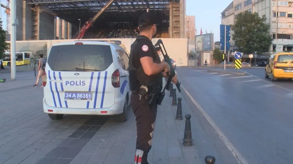 Son dakika: İstanbul'da kara ve hava destekli huzur operasyonu