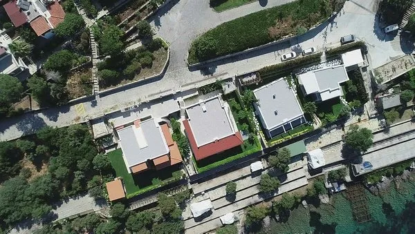 Sözcü yazarı Yılmaz Özdil’in 2+1 mütevazı bir ev yalanına belgeli cevap! Kaçak villada spor salonu bile var