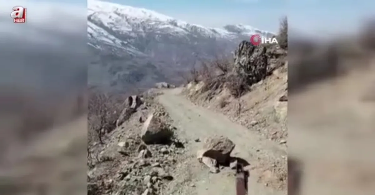 Yola düşen kaya parçaları kaldırıldı