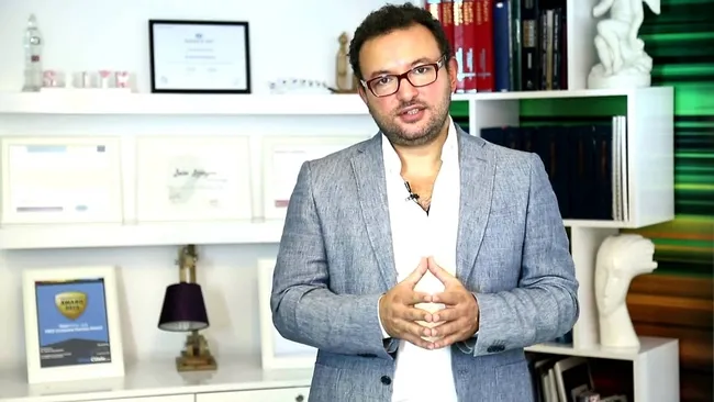 Estetik cerrah Berker Büyükgüral’ın fotoğrafları eski eşi harekete geçirdi! ‘Lüks bir yaşam sürüyor’ diyerek nafakaya zam istedi! - 1