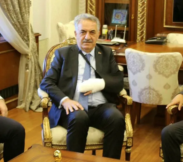 AK Parti Genel Başkan Yardımcısı Hayati Yazıcı trafik kazası geçirdi - 1