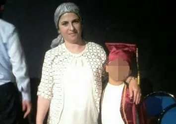 Engelli çocuk annesinin cesediyle 2 gün yattı
