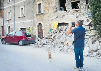 Depremzedelerin ‘selfie’ isyanı!