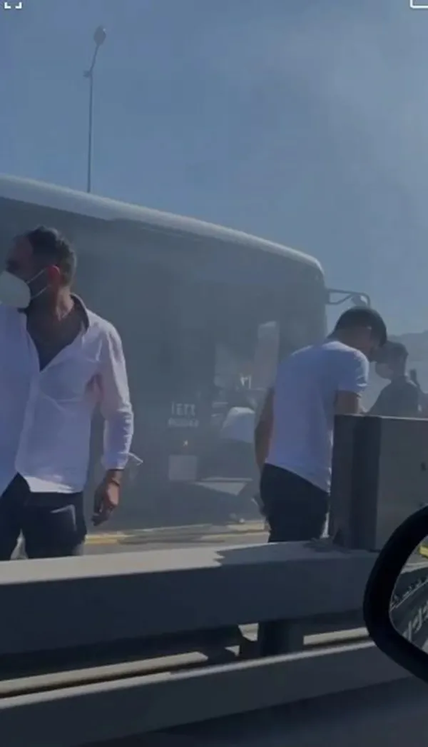 Son dakika | İstanbul’da korkutan metrobüs yangını!