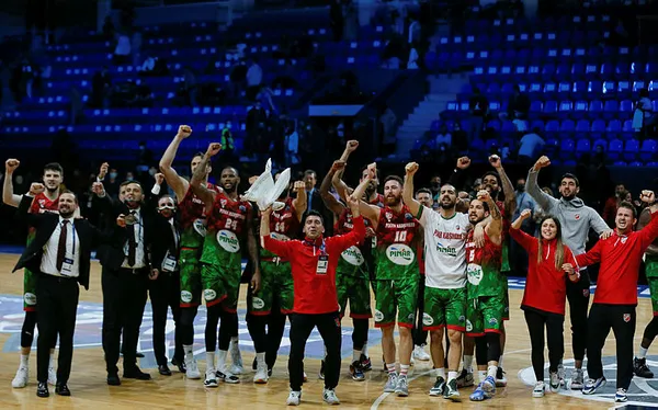 Pınar Karşıyaka finale yükseldi! Temsilcimiz İspanyol takımını devirdi