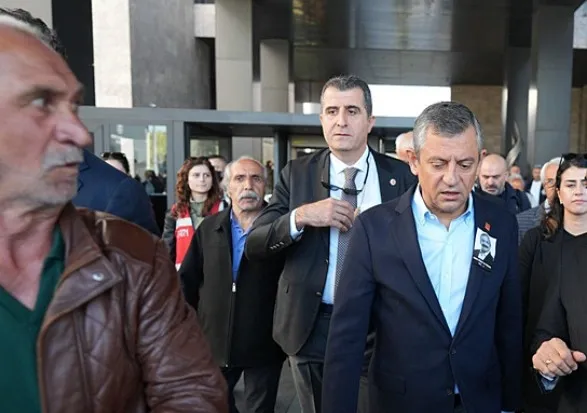 ozgur-ozele-saldiran-suphelinin-ifadesi-ortaya-cikti-siyasi-partiye-uye-degilim-ani-gelisen-olaydir-1746475190748.jpg Fotoğraf- AA